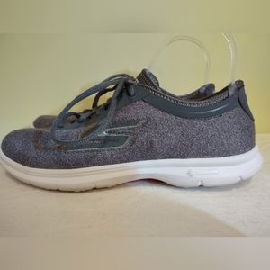 Sketchers GOGA Mat Quick Fit Women's Size 9 Grey Shoes